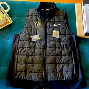 Nike Black Therma-FIT Women’s Synthetic-Fill Running Vest Size M NWT & CFP Pins